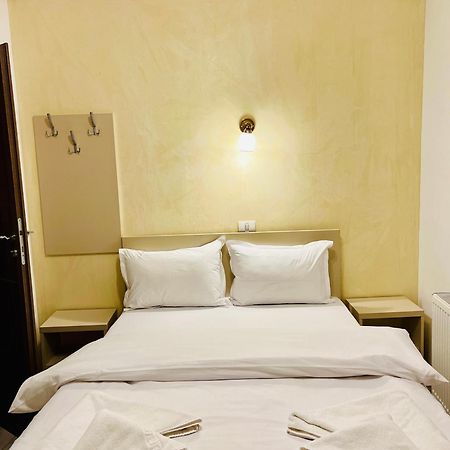 Hotel Marina Srl บูคาเรสต์ ภายนอก รูปภาพ