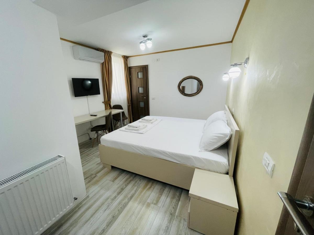 Hotel Marina Srl บูคาเรสต์ ภายนอก รูปภาพ