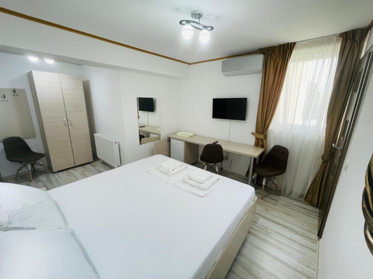 Hotel Marina Srl บูคาเรสต์ ภายนอก รูปภาพ