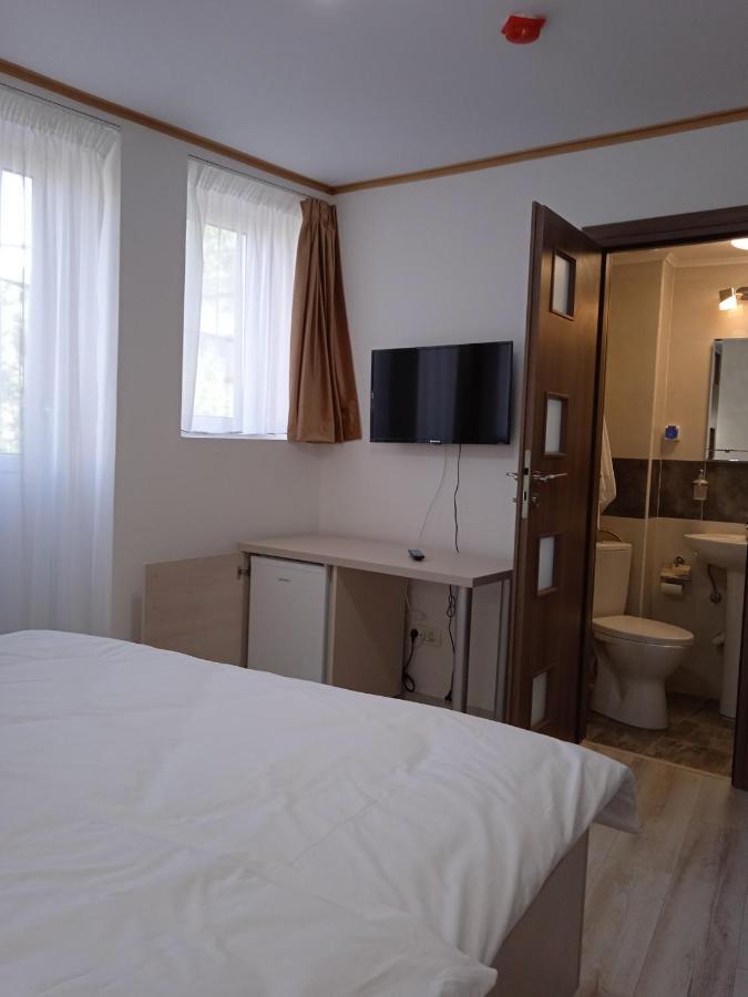 Hotel Marina Srl บูคาเรสต์ ภายนอก รูปภาพ
