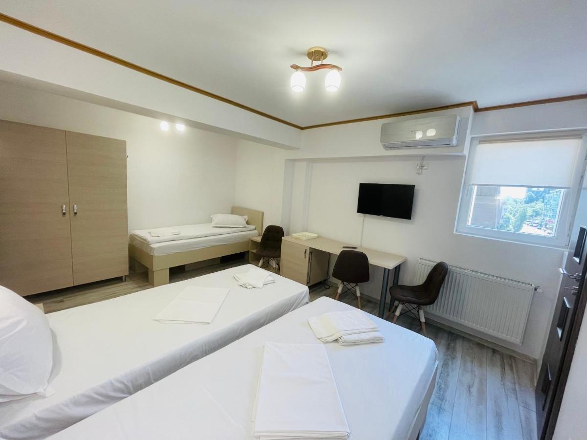 Hotel Marina Srl บูคาเรสต์ ภายนอก รูปภาพ