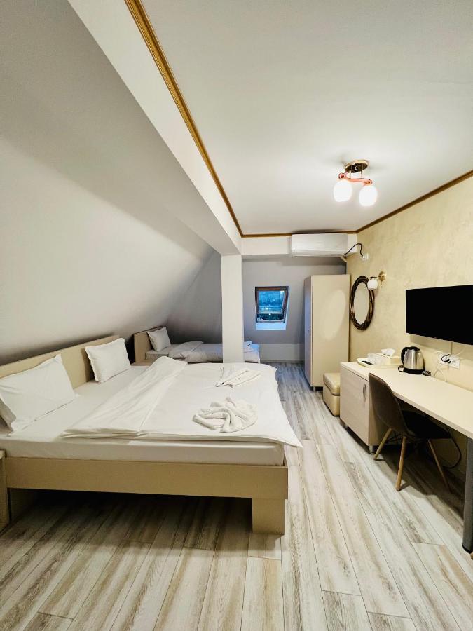 Hotel Marina Srl บูคาเรสต์ ภายนอก รูปภาพ