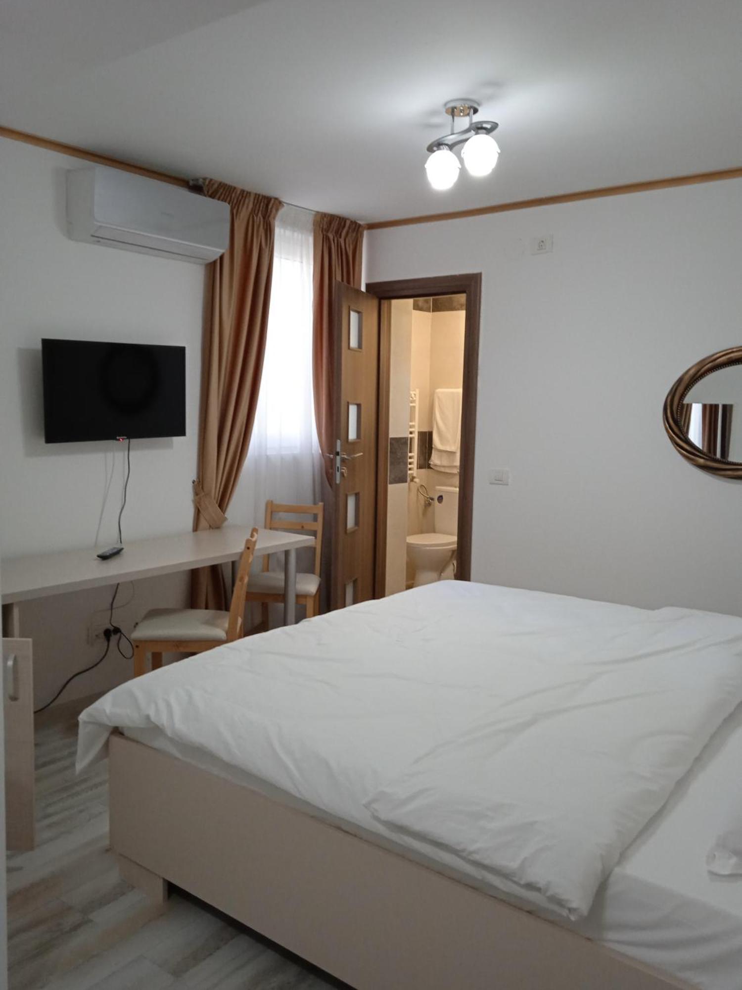 Hotel Marina Srl บูคาเรสต์ ภายนอก รูปภาพ