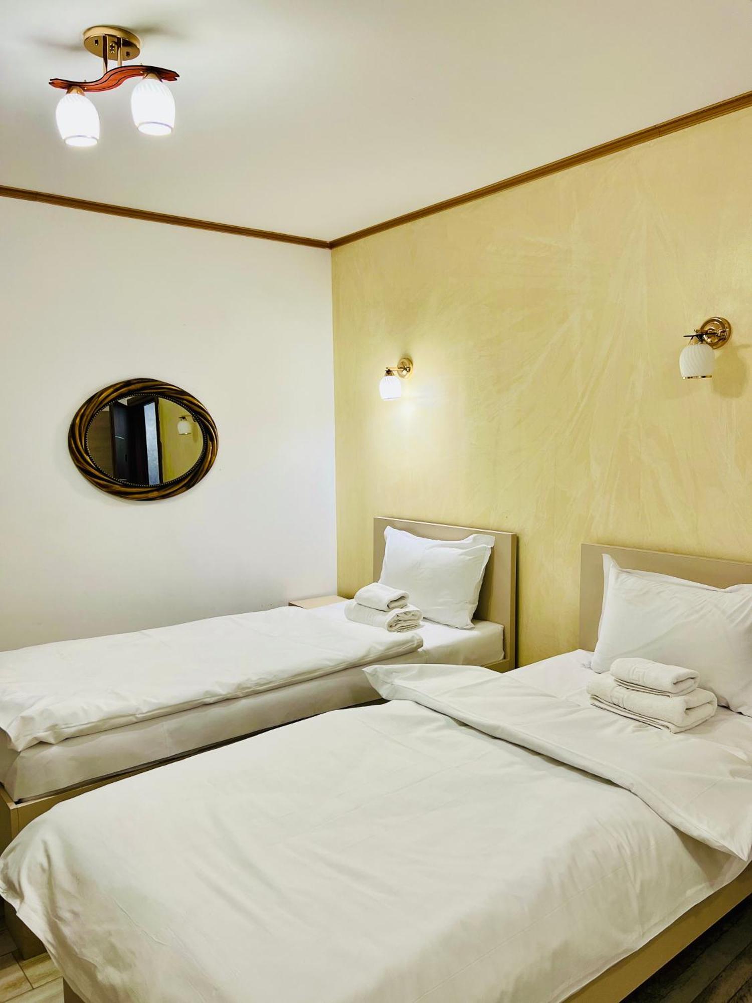 Hotel Marina Srl บูคาเรสต์ ภายนอก รูปภาพ